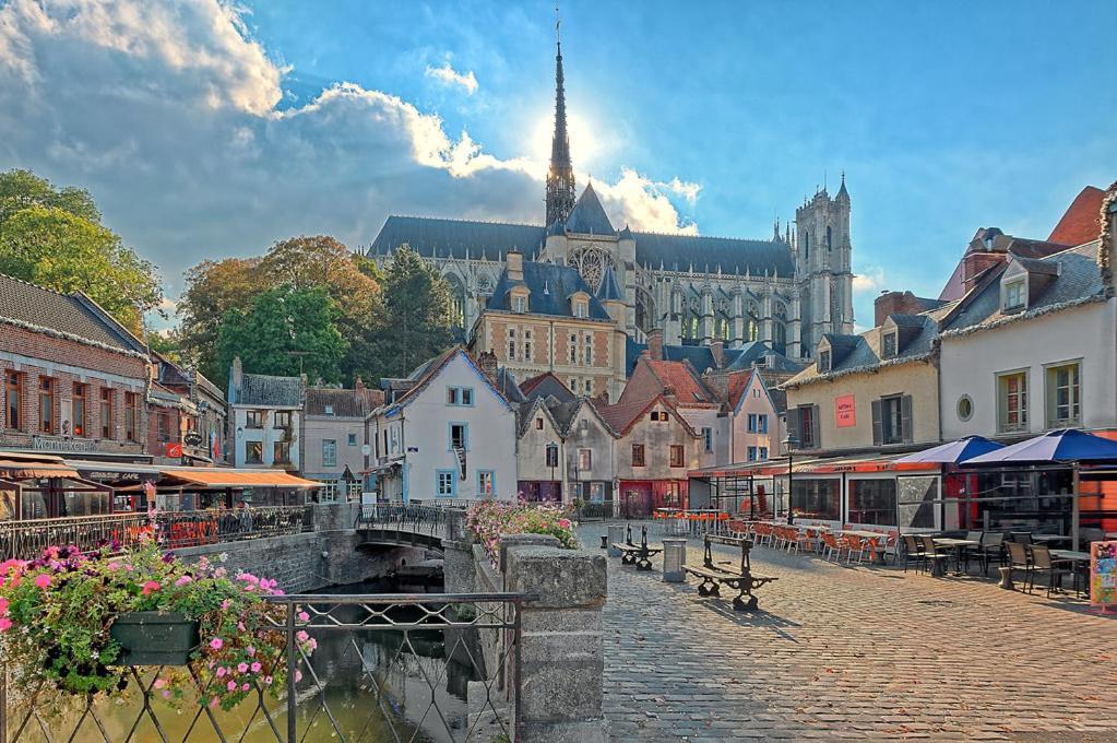 Un Nid En Ville -Amiens Centre Ville Avec Parking Exterior foto